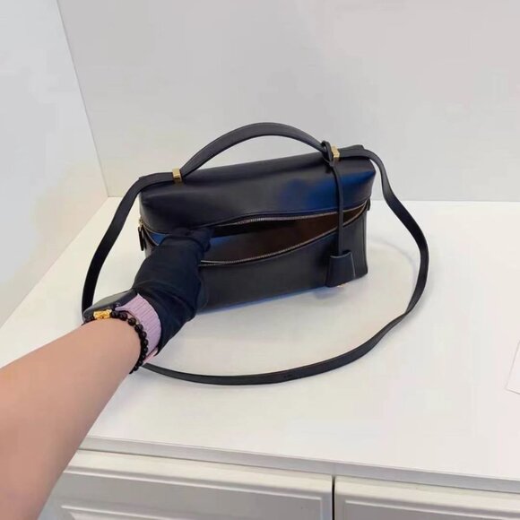 ‌Loro Piana Black Leather Shoulder Tote Bag - Picture 7 of 7